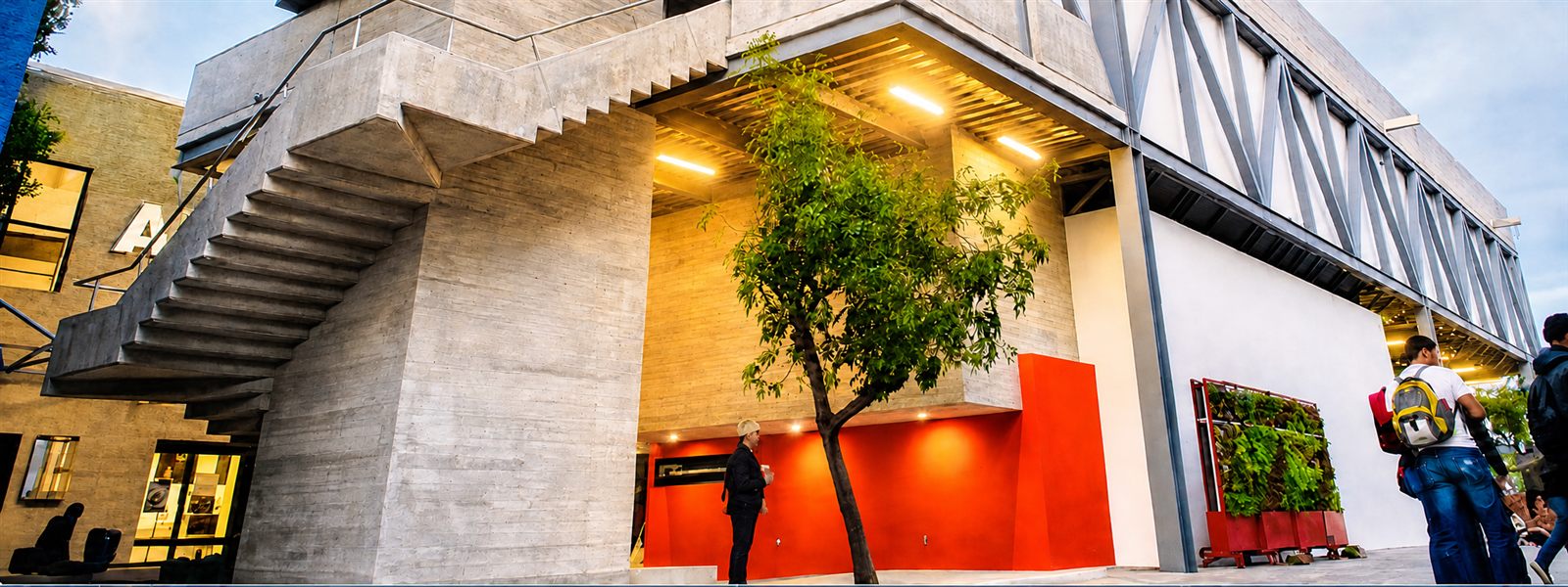 Edificio de la Facultad del Hábitat